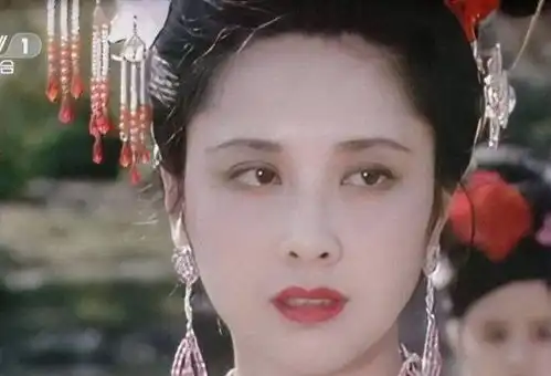 女儿国国王朱琳,除了美貌跟演技,其实穿搭也一直在线
