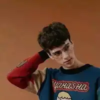 qq情侣头像两张一对男左女右的那种

