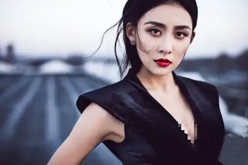 贾青继公路照后,多段黑历史被扒,还曾曝出大尺度照片
