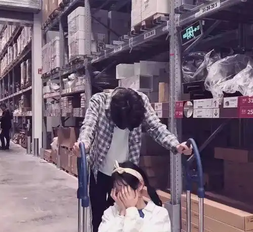 情侣头像一男一女
