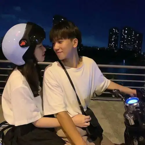 小众温柔的情侣头像

