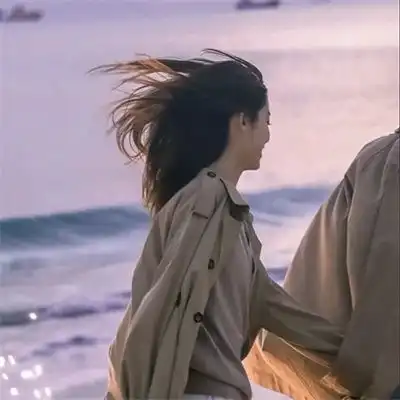 2023开心甜美情侣头像
