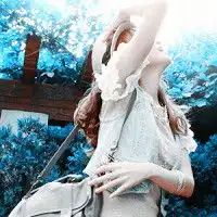 最爱我的人还是我自己淡绿色的阿宝色女生头像
