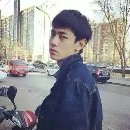 这个人叫什么喜欢他好久了谁能告诉我急急急
