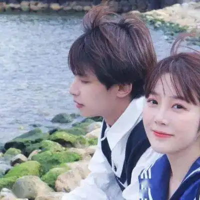 女生找男生聊天该怎么开头
