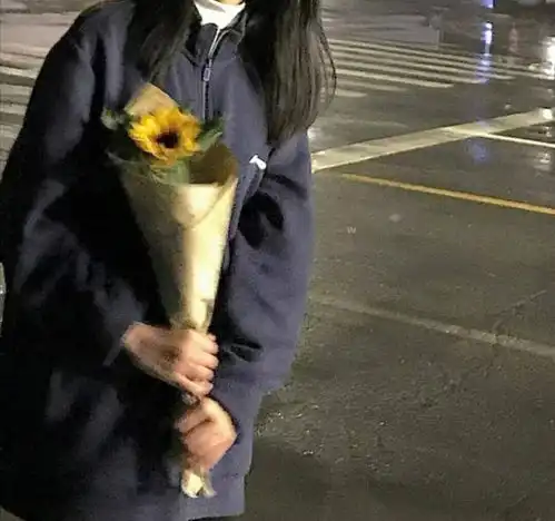 一期头像花花
