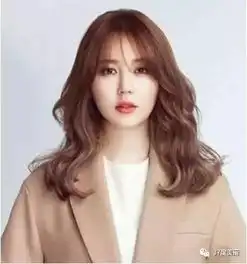 9款显脸小的时尚发型,总有一款适合你
