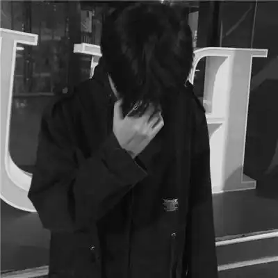 黑白男头像高冷真人孤独男生黑白丧系头像
