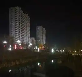 龙溪湖水生态公园迷人夜景
