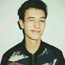 求欧美情侣头像,不带字,一男一女
