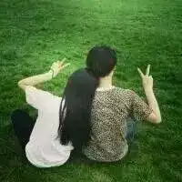 有没有好看的情侣头像,可以是黑白的,但不要字.
