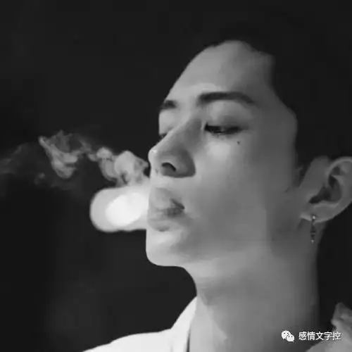 越长大就越明白你需要的不再是疯狂的爱情而是一个不会离开你的人
