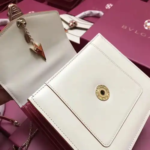 宝格丽情人节限定闪电款,有这样的逆天货,这不是高仿
