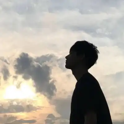 陪伴是最长情的告白也是最深情的情侣头像我要个性网
