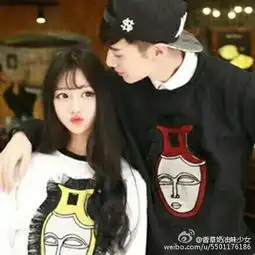qq情侣图像一男一女一左一右
