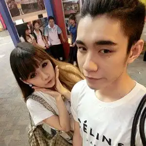 人生是一场戏我们把戏拍好点情侣头像
