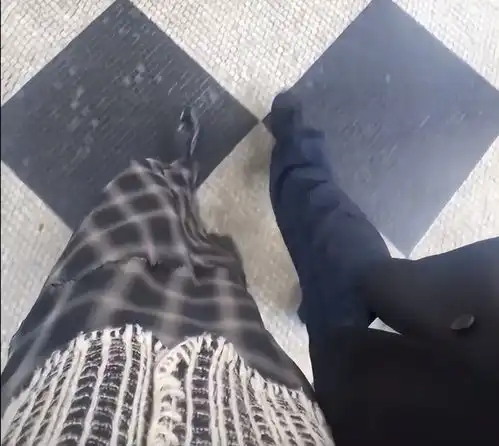 黄轩晒与女友度假vlog,女方大方露脸气质貌美,情侣俩同框超级甜
