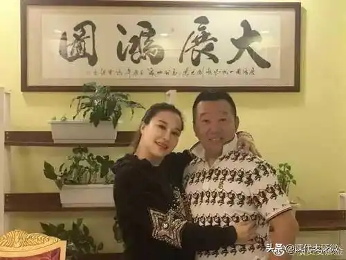 比侯耀华小46岁的美貌女徒弟安娜金,和师父分道扬镳后现在怎样了
