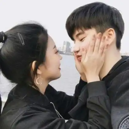 好看情侣头像今晚分享,虽然有点晚但是你会喜欢
