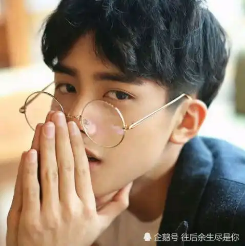 异地恋男票深夜和你说这三句话,不得了,铁定是对你相思难睡
