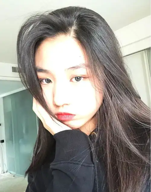 汪峰大女儿小苹果13岁漂亮成熟神似亲妈葛荟婕,比后妈章子怡惊艳
