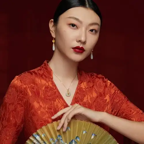 情人节礼物满分答案用中国人的方式,打造氛围感美人
