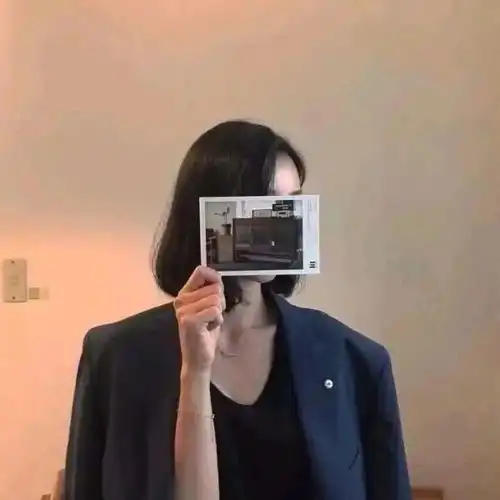 小众情头狂霸拽情侣头像温柔的话要讲给喜欢的人听
