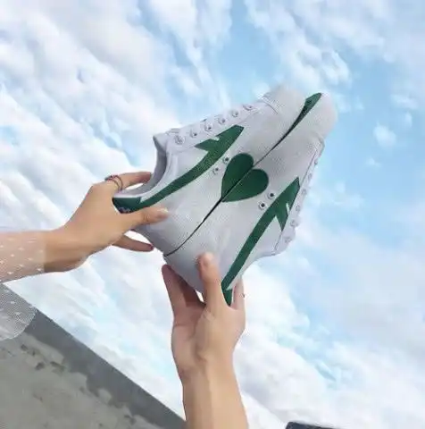 aj已经out了,最近流行的是这几款神鞋,情敌看了都羡慕
