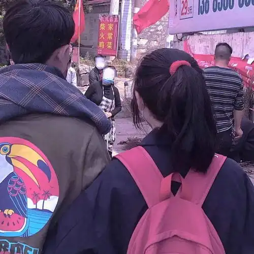 情侣头像丨你身上有我余生的味道低头
