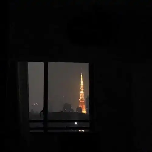 蜡笔小新朋友圈背景图
