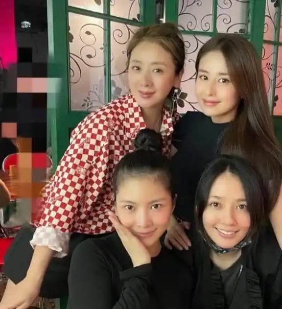 明星不化妆就变大妈,郭碧婷颖儿个个素颜出镜,还不如素人漂亮

