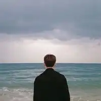 高清浅蓝色系情侣头像一对两张背影微信头像图片大全
