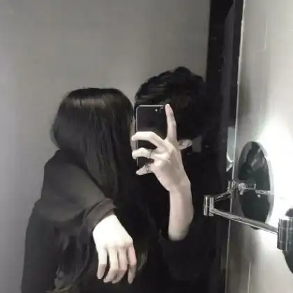 幸福甜美情头像情侣一左一右,我太喜欢你了
