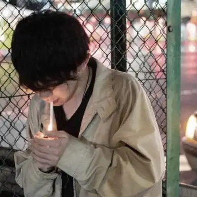 祁宋ins酷帅真人文艺范高冷男生头像
