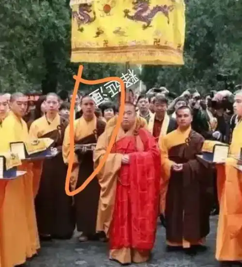 七岁孩童被少林寺僧人活活打死,只赔偿500块,父亲仍在维权
