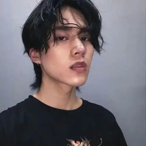 男头明明从未拥有过你,却在心里失去过你千千万万次
