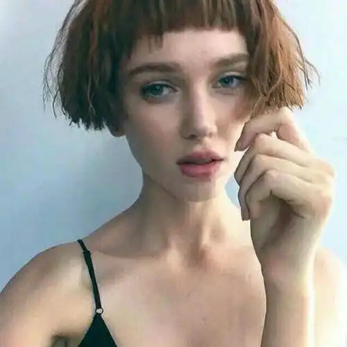 短发浪美人
