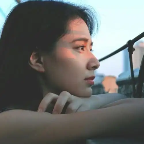 和异性朋友旅游,你们会住同一间房吗00后妹子这么说
