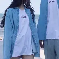 情侣头像一男一女背景背景是蓝天的一男一女情头

