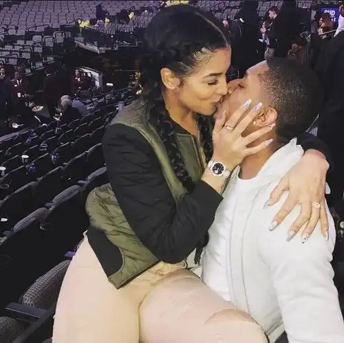 看看nba球星情人节是怎么过得个个都是美女模特秀恩爱羡煞众人
