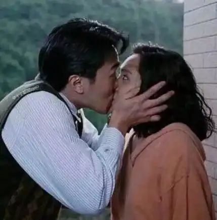 男生如果动心了,一定对你说过这些话,女孩们偷着乐吧
