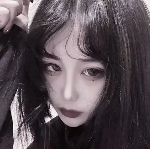 情侣在交往期间,若男生对你隐藏这4件事,证明他没那么爱你
