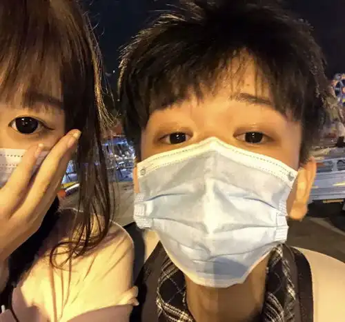 把你宠成小朋友的情侣头像
