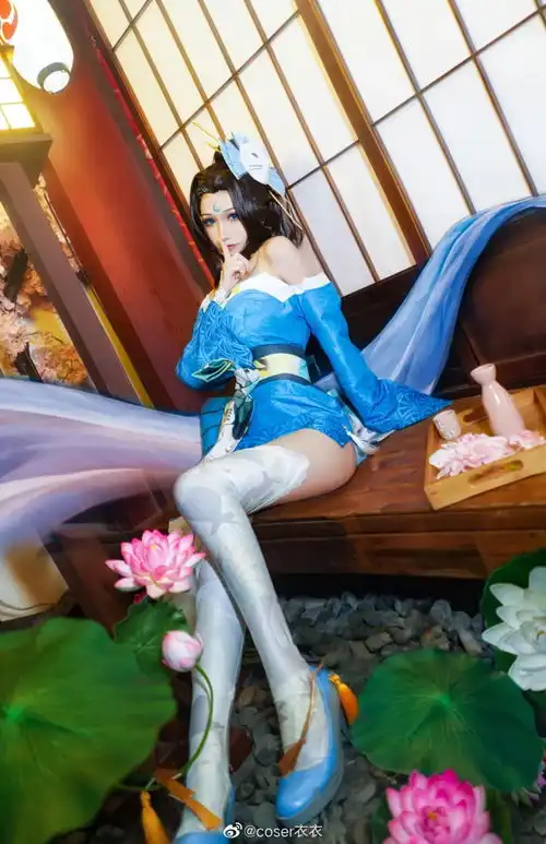 cosplay王者荣耀不知火舞魅语,沉迷小姐姐的眼色
