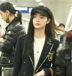 周洁琼这一身太撩了黑色校服配牛仔裤,清纯模样似学生
