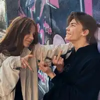 欧美情侣头像两张个性欧美男女情侣头像一人一张
