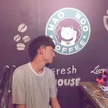 时尚潮流一人一张情侣背景荧光头像夏天的雨带给你
