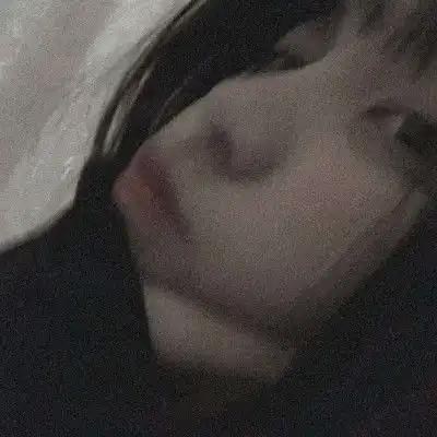 经常看文案的人经常不开心
