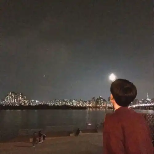 冷淡头丨淋过雨
