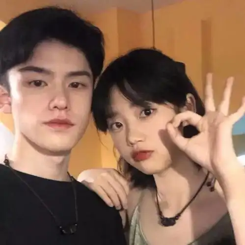 头像我是个干净的人既没有恋爱的酸臭又没有金钱的铜臭

